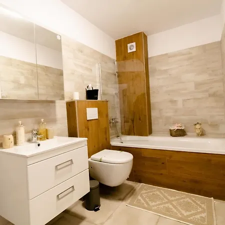 Apartament Transylvanian Apt. W/ Lrg. Terrace And Parking - Karpatenhaus