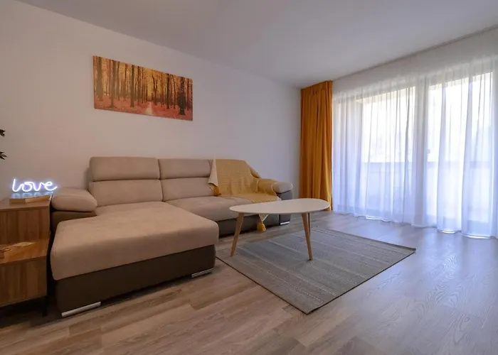 Transylvanian Apt. W/ Lrg. Terrace&parking - Karpatenhaus Apartment