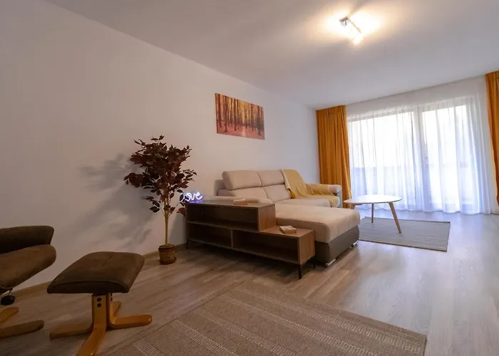 Transylvanian Apt. W/ Lrg. Terrace&parking - Karpatenhaus Brașov