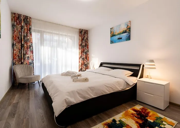 Transylvanian Apt. W/ Lrg. Terrace&parking - Karpatenhaus Brașov